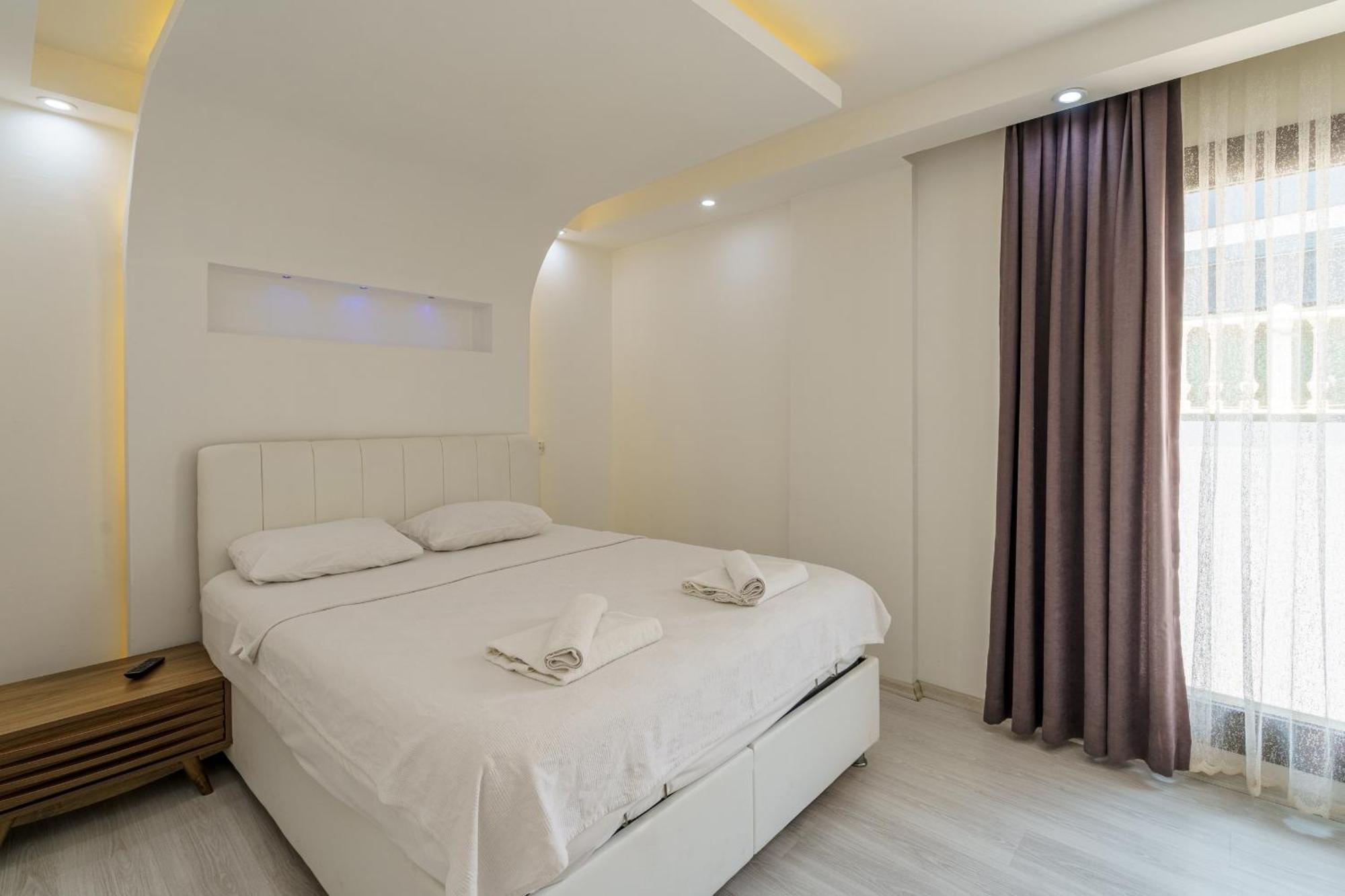 Luxury Ada Marin *